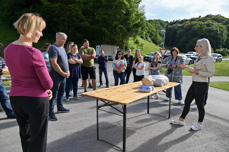 Predaja defibrilatorja - Presladol 